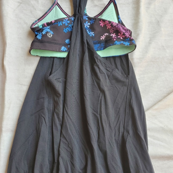 Lululemon athletica black tank with build in bra size 4 flowery build un… - Picture 2 of 3